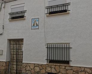 Vista exterior de Casa adosada en venda en Pozorrubio amb Terrassa