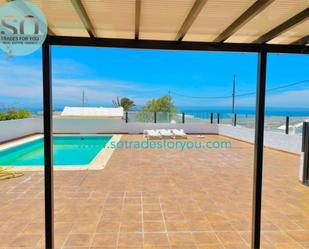 Vista exterior de Casa o xalet en venda en San Bartolomé amb Terrassa i Piscina