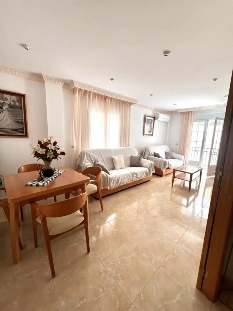 Piso en venta en Calle Enrique Agredano, 20, Ugíjar Sala de estar de Piso en venta en Ugíjar con Aire acondicionado, Calefacción y Trastero