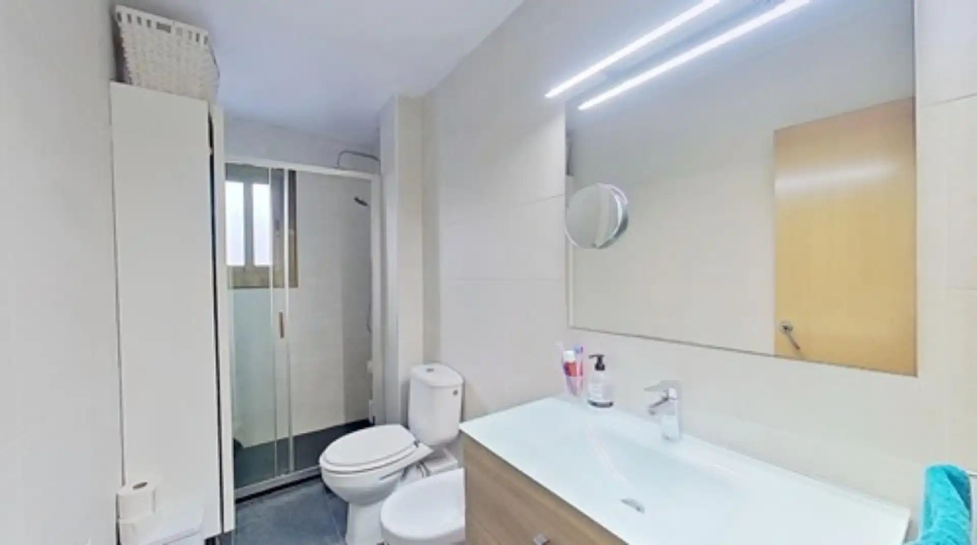Habitación en Carrer Nostra Senyora dels Àngels, 15, Pont Vell Habitación en Carrer Nostra Senyora dels Àngels, 15, Pont Vell