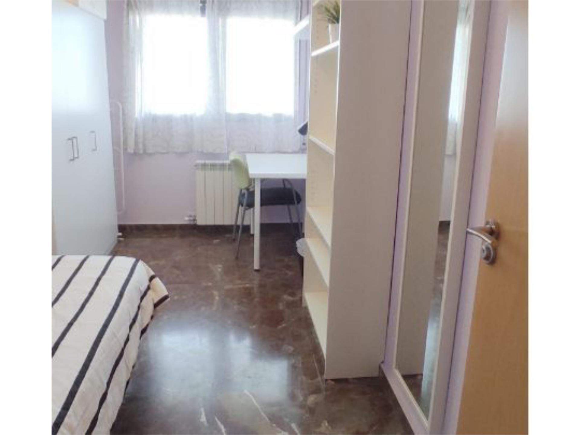 Flat to share in Calle de Juan XXIII, 1, Barrio del Ave Bedroom of Flat to share in Zaragoza Capital with Heating, Furnished and Video intercom