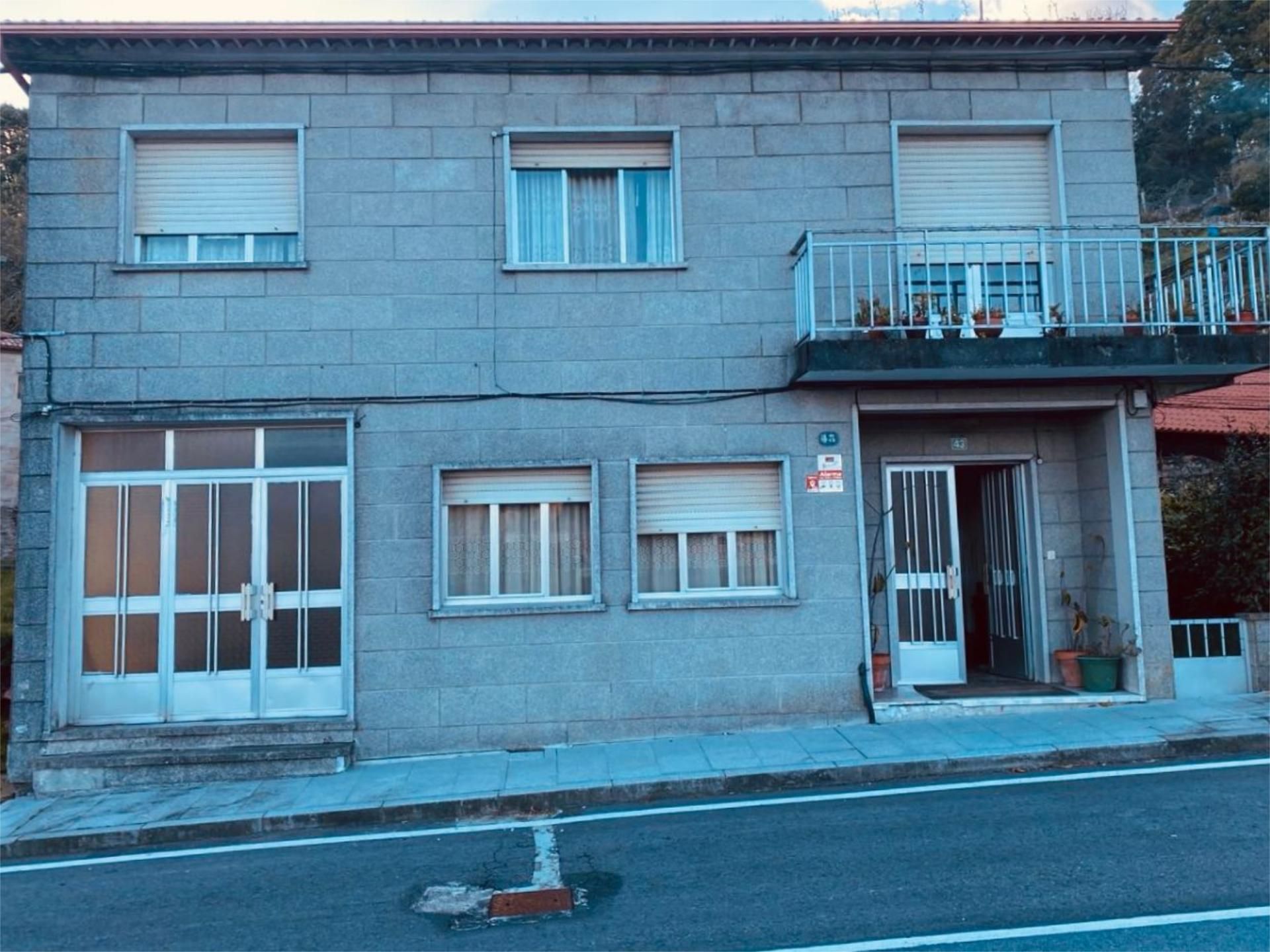 Vista exterior de Pis en venda en Campo Lameiro amb Terrassa, Traster i Moblat