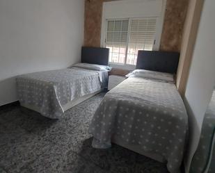 Dormitori de Estudi per a compartir en Sant Andreu de la Barca amb Balcó