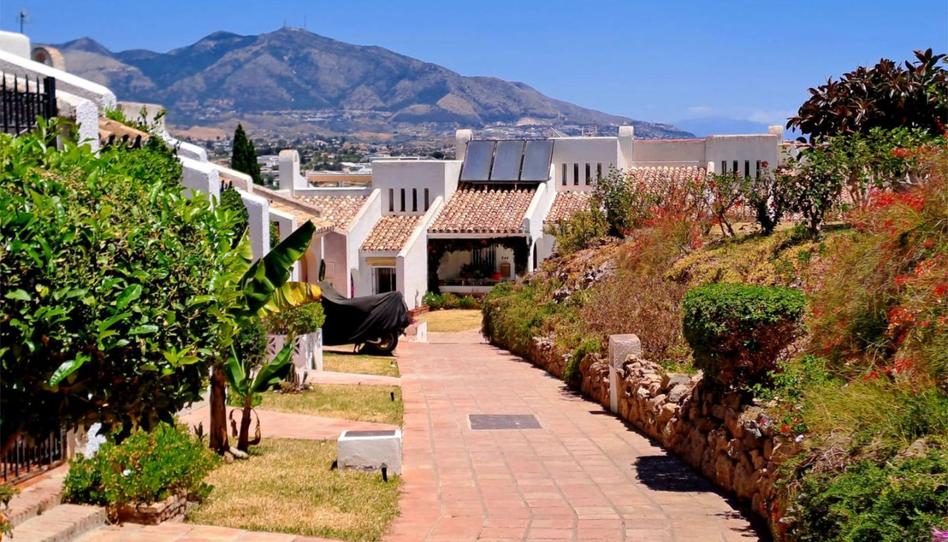 Foto 1 de Casa adosada en venta en Calle Buitre, 89, Hipódromo - Cerrado del Águila, Málaga