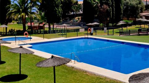 Foto 2 de Casa adosada en venta en Calle Buitre, 89, Hipódromo - Cerrado del Águila, Málaga