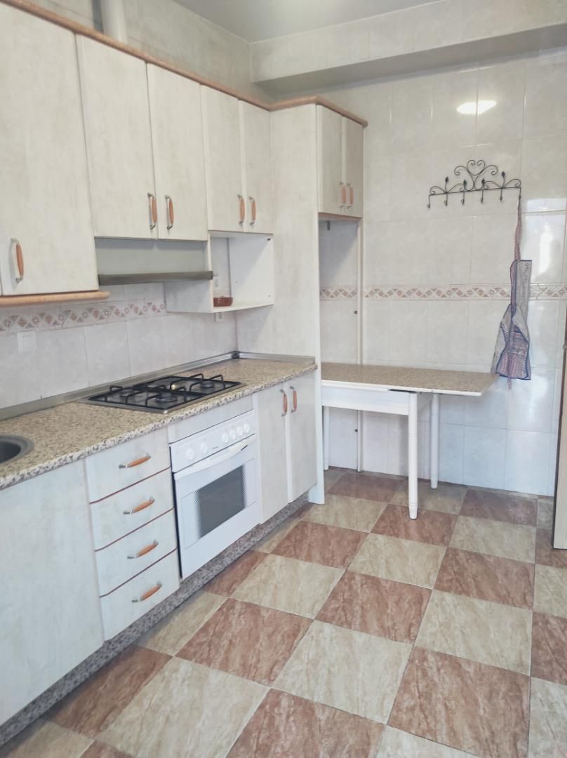 Kitchen of Single-family semi-detached for sale in Higuera de la Serena  with Air Conditioner, Private garden and Terrace