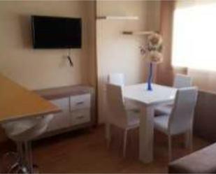 Dining room of Flat to rent in Valdepeñas  with Air Conditioner and Swimming Pool