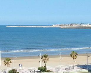 Dormitori de Pis de lloguer en El Puerto de Santa María amb Terrassa i Piscina