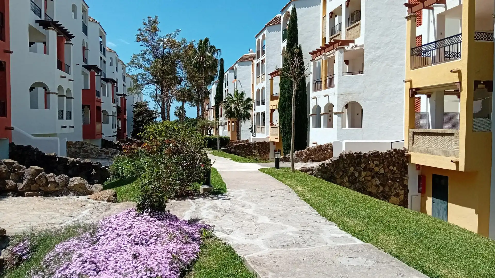 Apartments for rent in Urbanización Atlanterra F, 45, Atlanterra Apartments for rent in Urbanización Atlanterra F, 45, Atlanterra