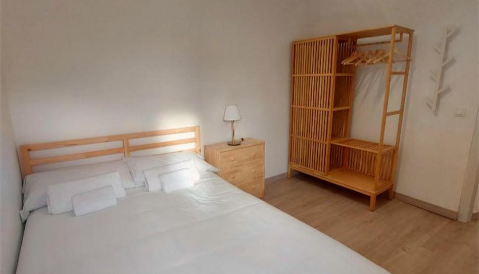 Flat to share in Calle Tomelloso, 43, Almendrales, Madrid - image 1 Photo 1 of Flat to share in Calle Tomelloso, 43, Almendrales, Madrid