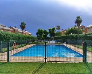 Piscina de Casa adosada en venda en Badajoz Capital amb Aire condicionat, Terrassa i Piscina