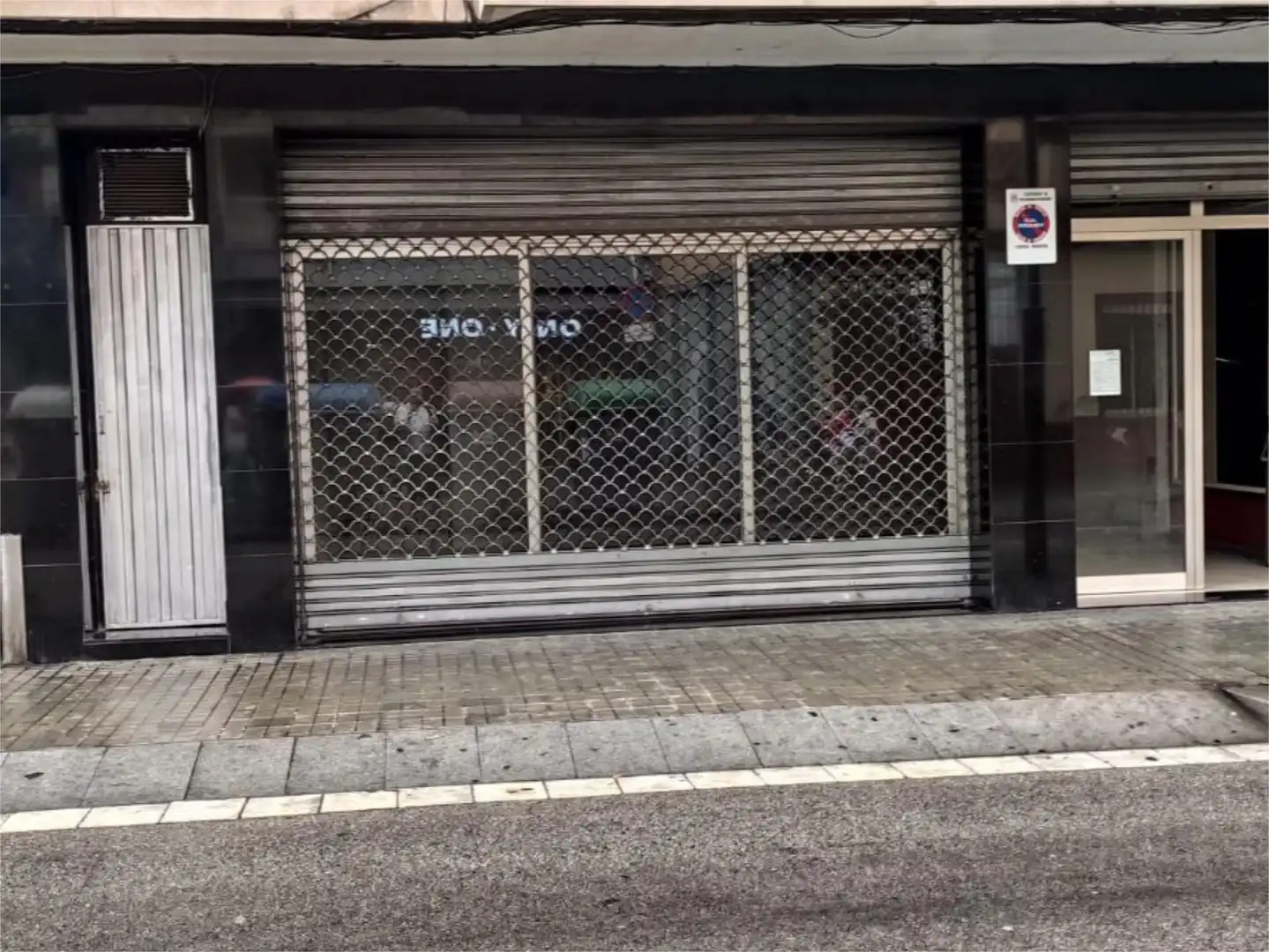 Local de alquiler en Avinguda de Francesc Macià, 3, Riu Nord Local de alquiler en Santa Coloma de Gramenet