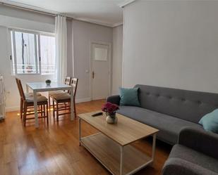 Living room of Flat to rent in  Madrid Capital  with Air Conditioner, Heating and Parquet flooring