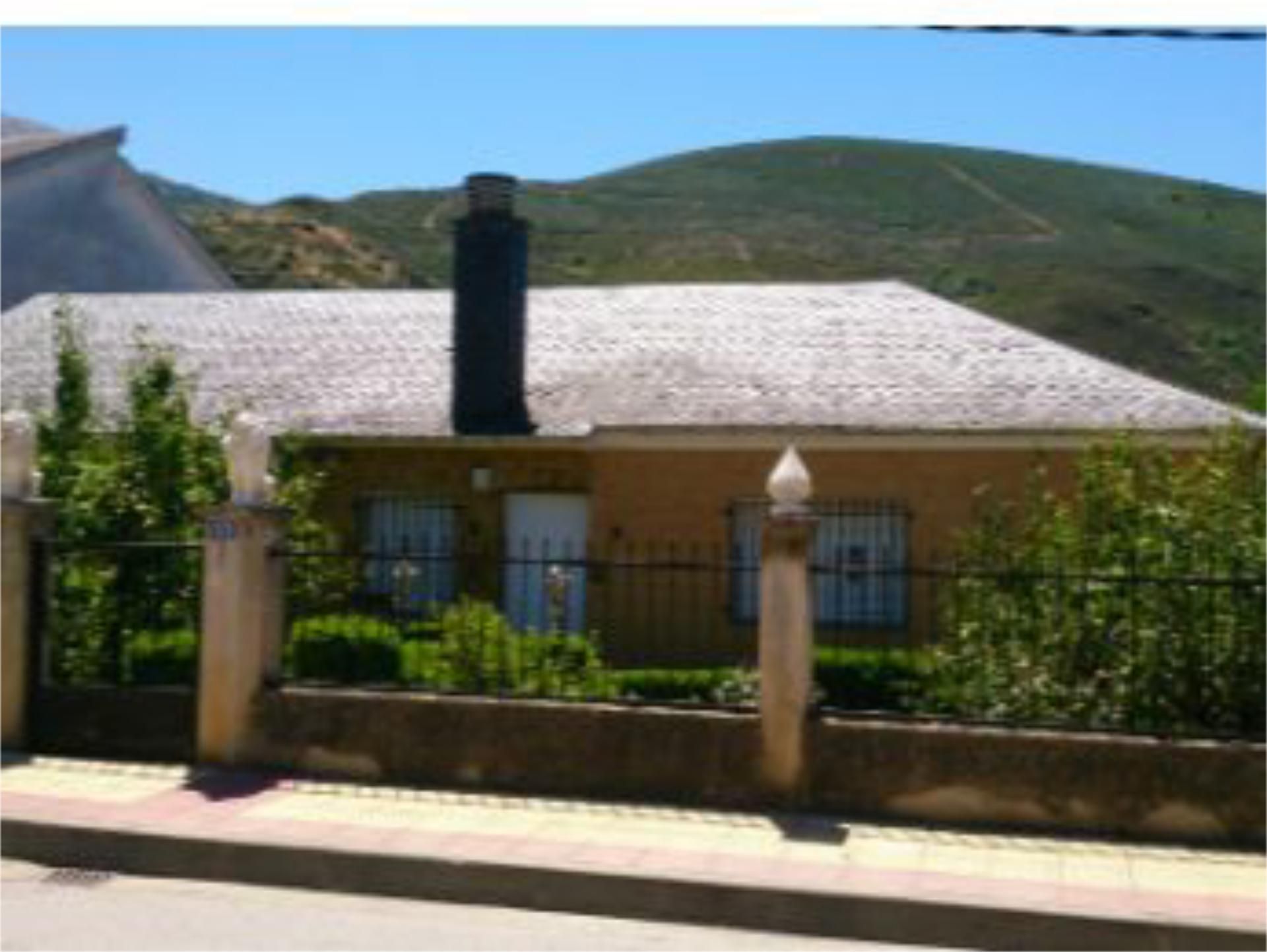 Vista exterior de Casa o xalet en venda en Puente de Domingo Flórez