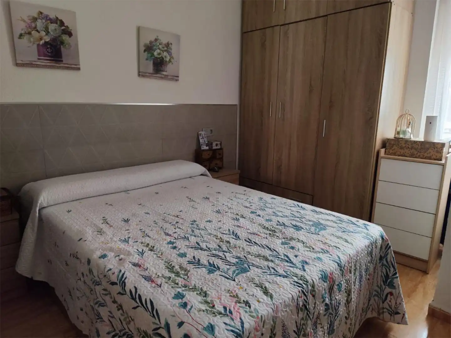 Dormitori de Pis en venda en Granada
