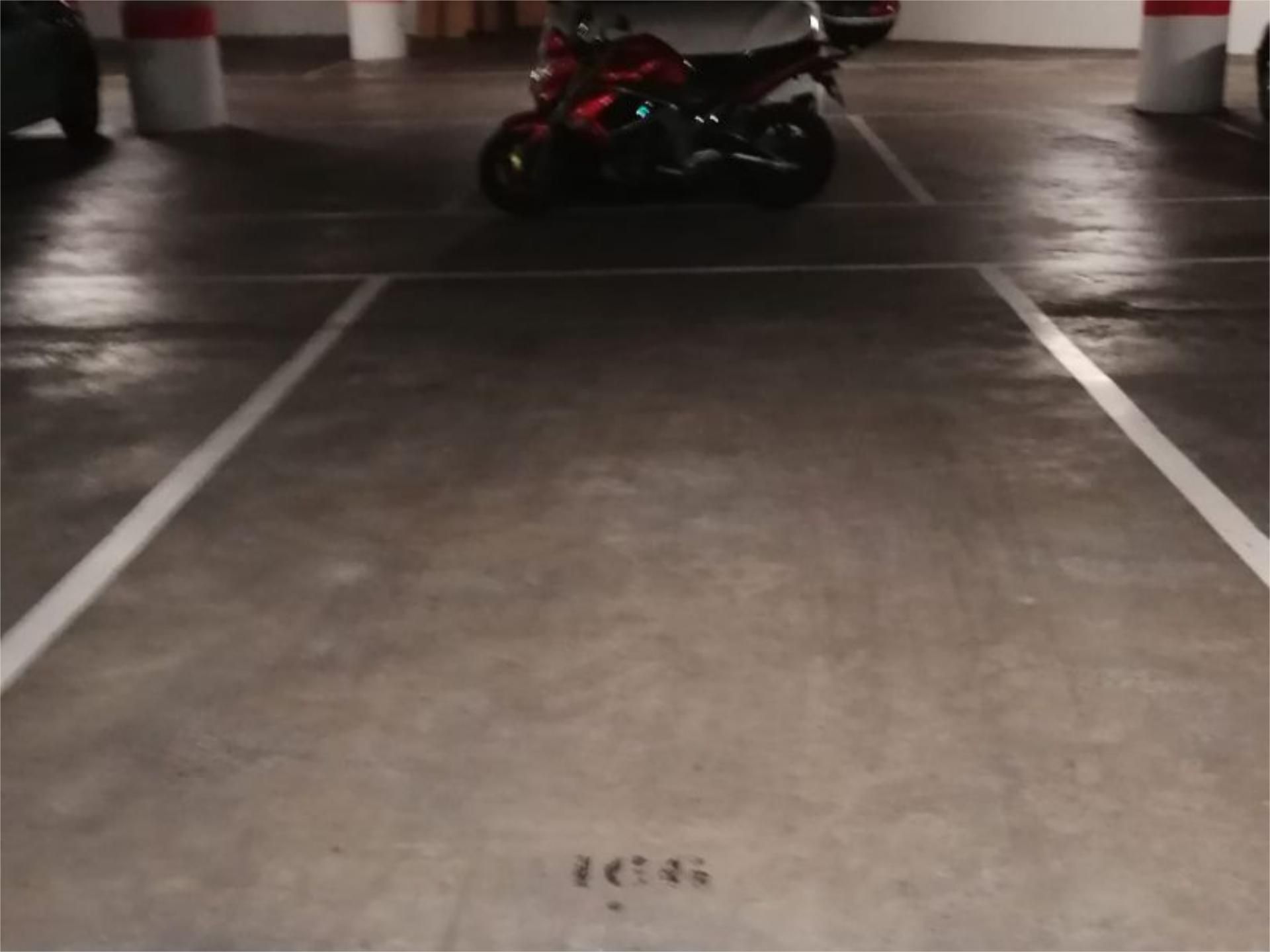 Garage to rent in Calle de la Duquesa de Villahermosa, 62, La Bozada – Parque Delicias