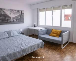 Bedroom of Flat to share in  Valencia Capital  with Terrace and Balcony