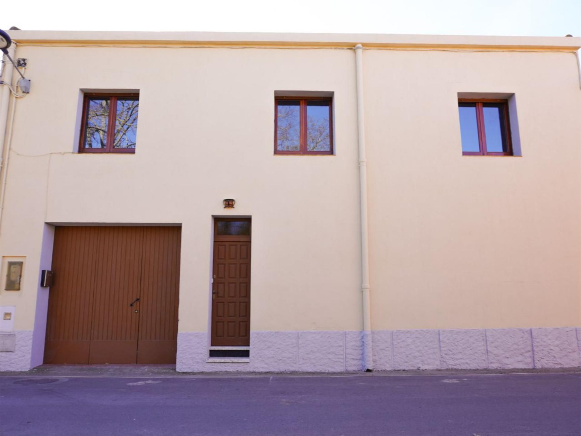 Exterior view of House or chalet for sale in Vila-sacra  with Terrace