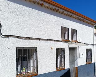 Vista exterior de Casa adosada en venda en Santiago-Pontones amb Terrassa
