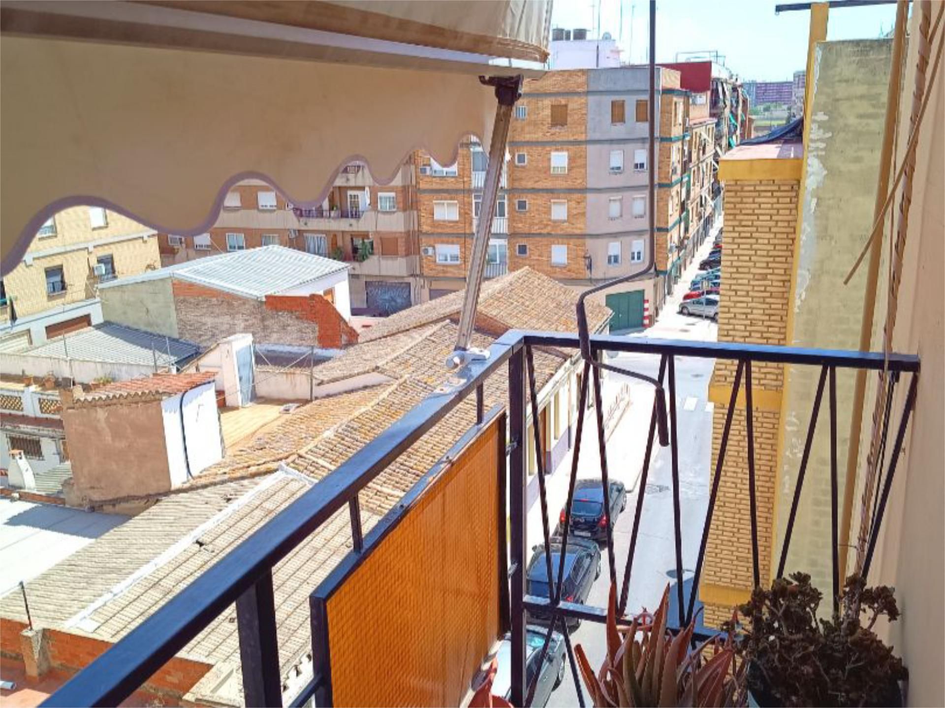 Vista exterior de Pis de lloguer en Tavernes Blanques amb Aire condicionat, Moblat i Balcó
