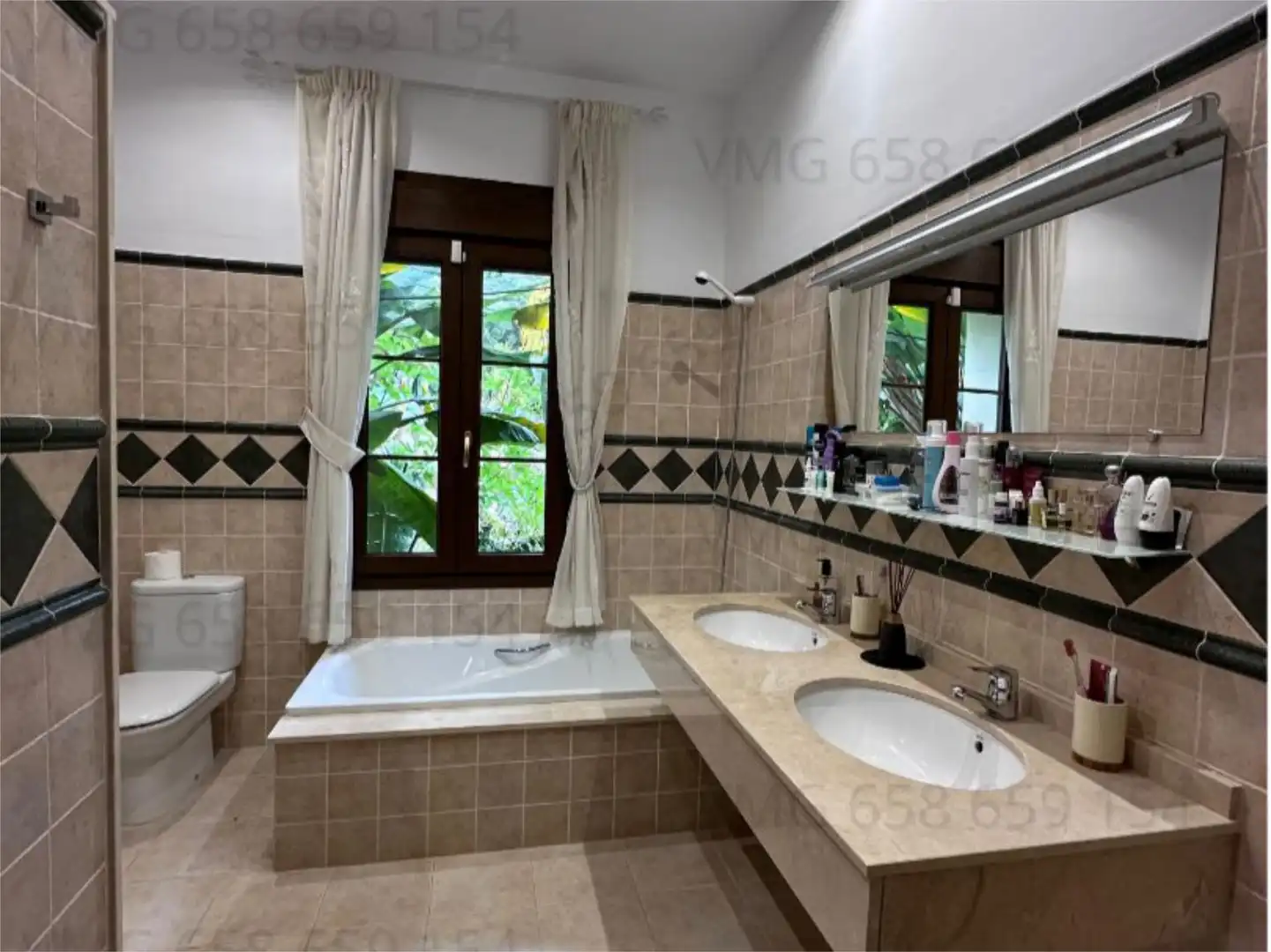 Casa o chalet en venta en Calle Juan Lerma Valero, 19g, Montemayor - Marbella Club Baño de Casa o chalet en venta en Benahavís con Aire acondicionado, Terraza y Piscina