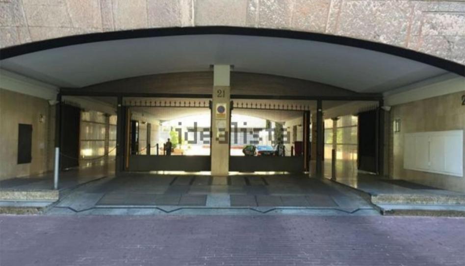 Photo 1 of Garage to rent in Calle de Diego de León, 21, Castellana, Madrid