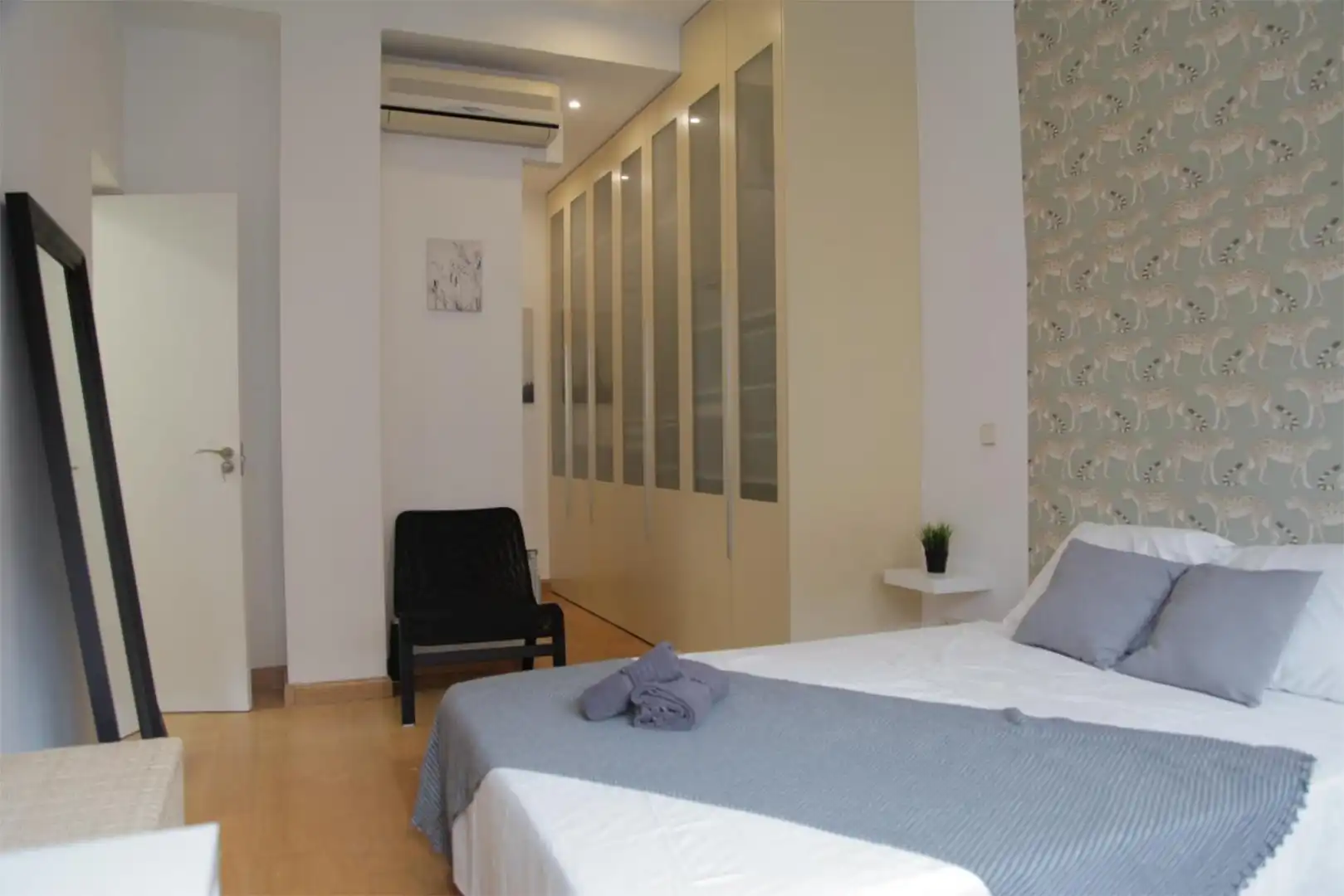 Room in Calle de Narváez, 49, Ibiza de Madrid