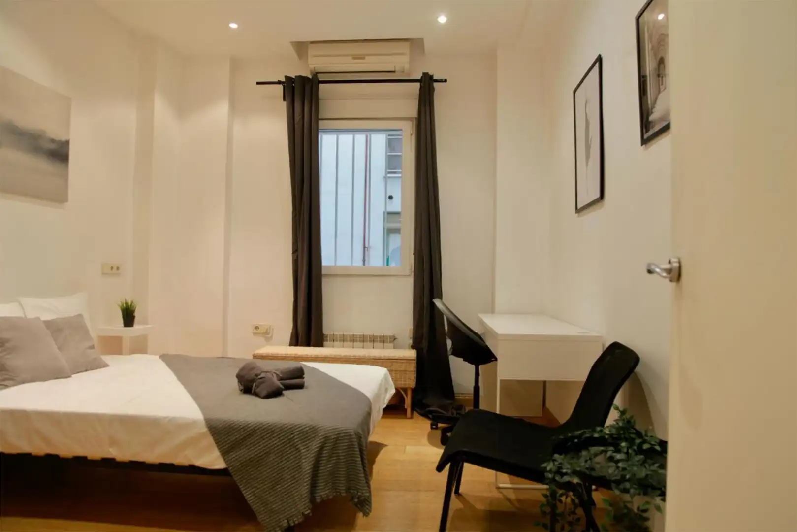 Room in Calle de Narváez, 49, Ibiza de Madrid