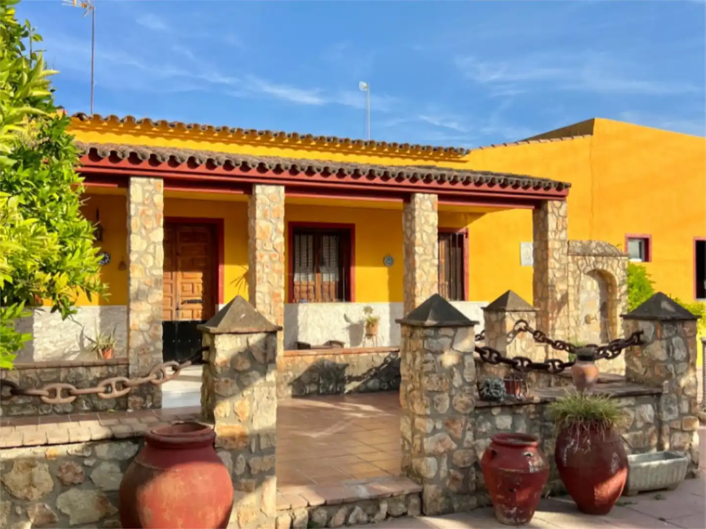 Casa o xalet en venda a Estación, 1, Palma del Río Vista exterior de Casa o xalet en venda en Palma del Río amb Aire condicionat, Terrassa i Piscina