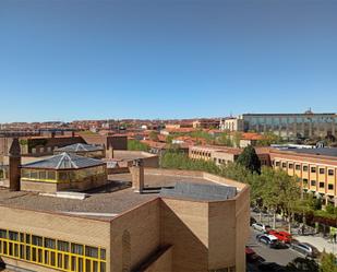 Exterior view of Flat for sale in Salamanca Capital  with Balcony