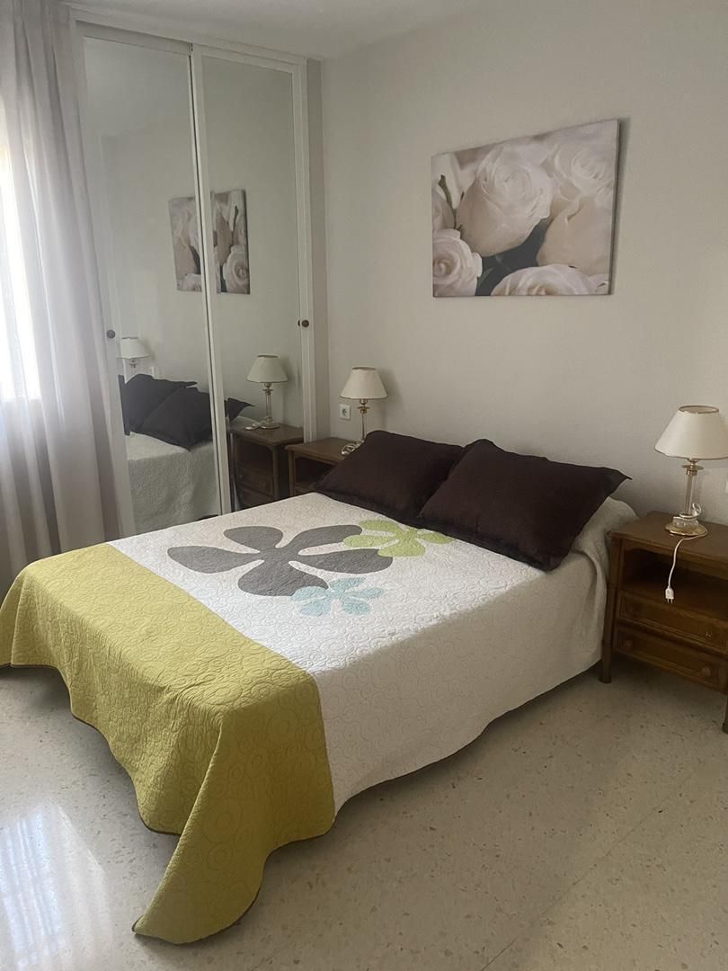 Bedroom of Flat to rent in Benalmádena
