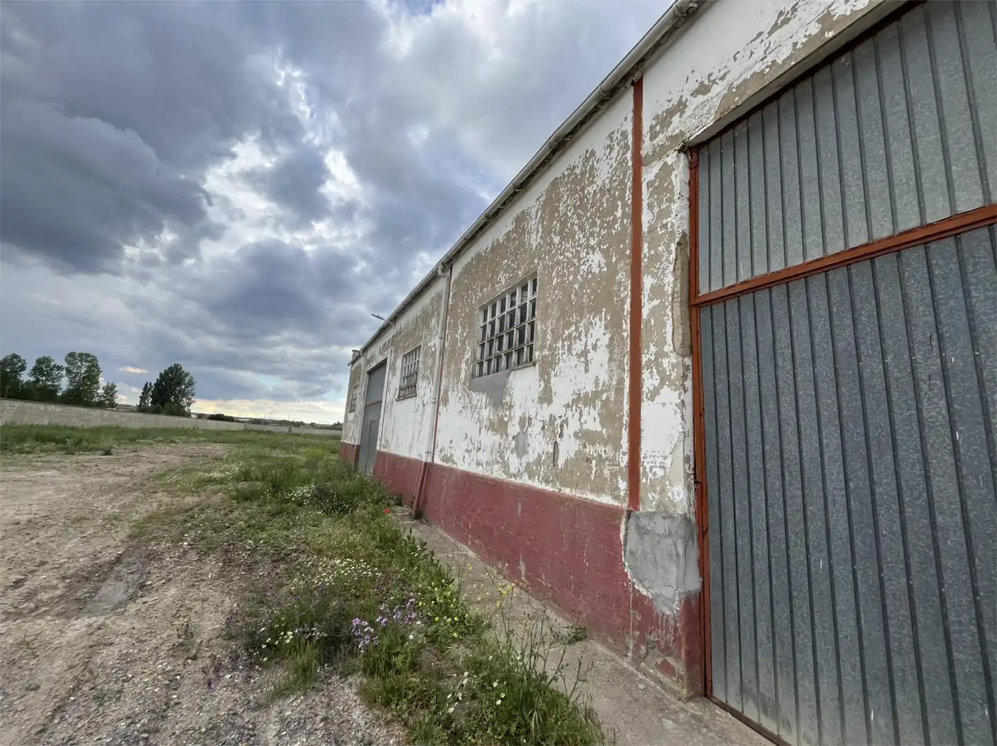 Nau industrial en venda a Carretera Boñar-Vc, 3, Villaturiel Vista exterior de Nau industrial en venda en Villaturiel