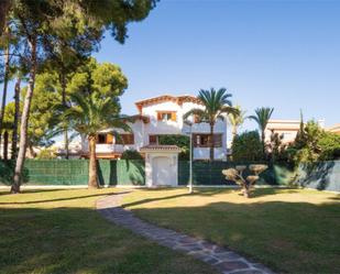 Vista exterior de Casa o xalet en venda en Gandia amb Aire condicionat, Terrassa i Piscina