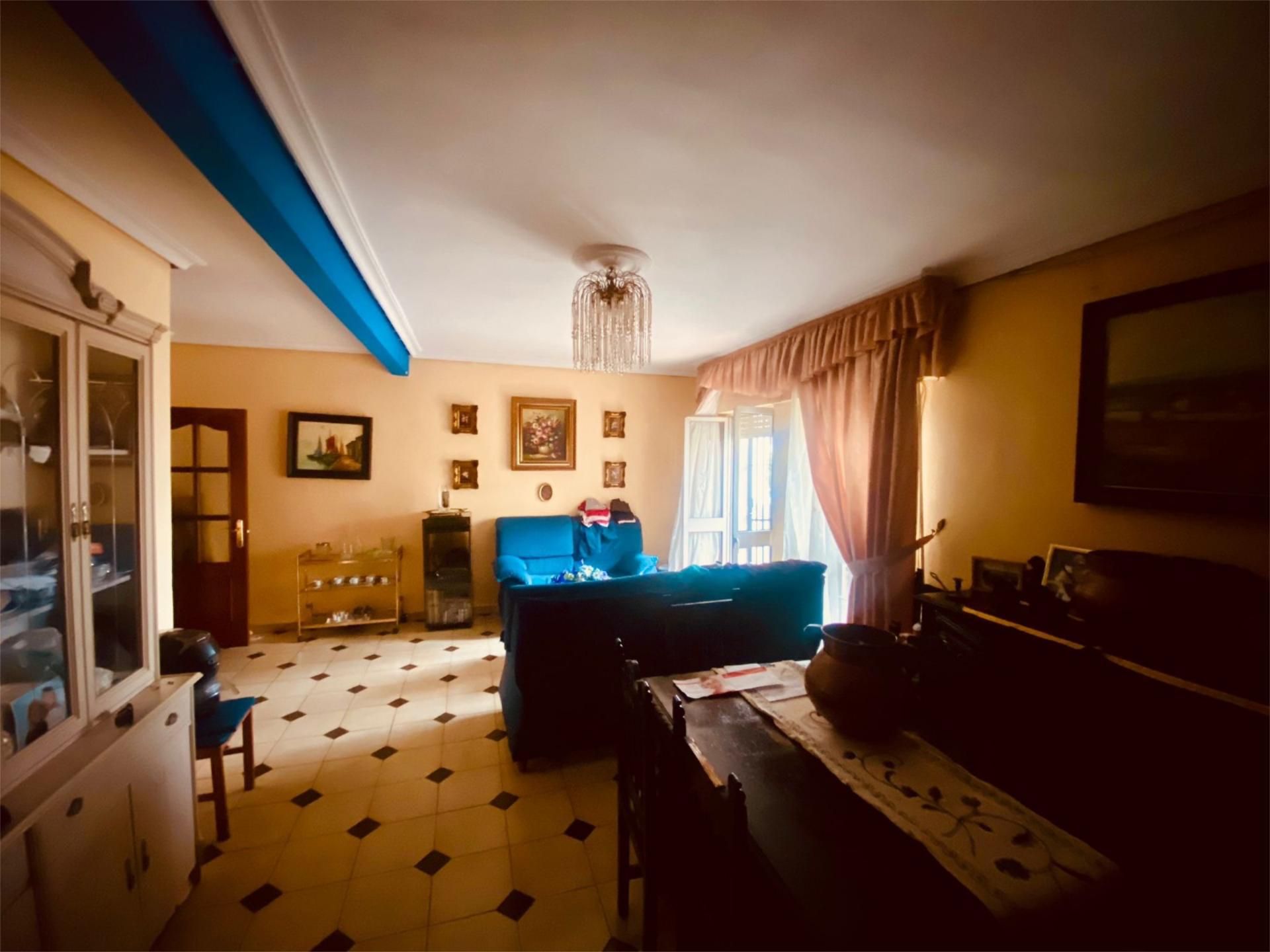 Living room of Flat for sale in  Sevilla Capital  with Air Conditioner, Furnished and Balcony