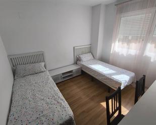 Bedroom of Flat to share in Leganés  with Swimming Pool