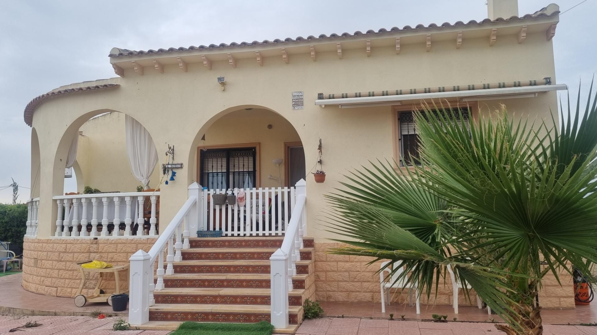 Vista exterior de Casa o xalet en venda en Dolores amb Aire condicionat i Terrassa