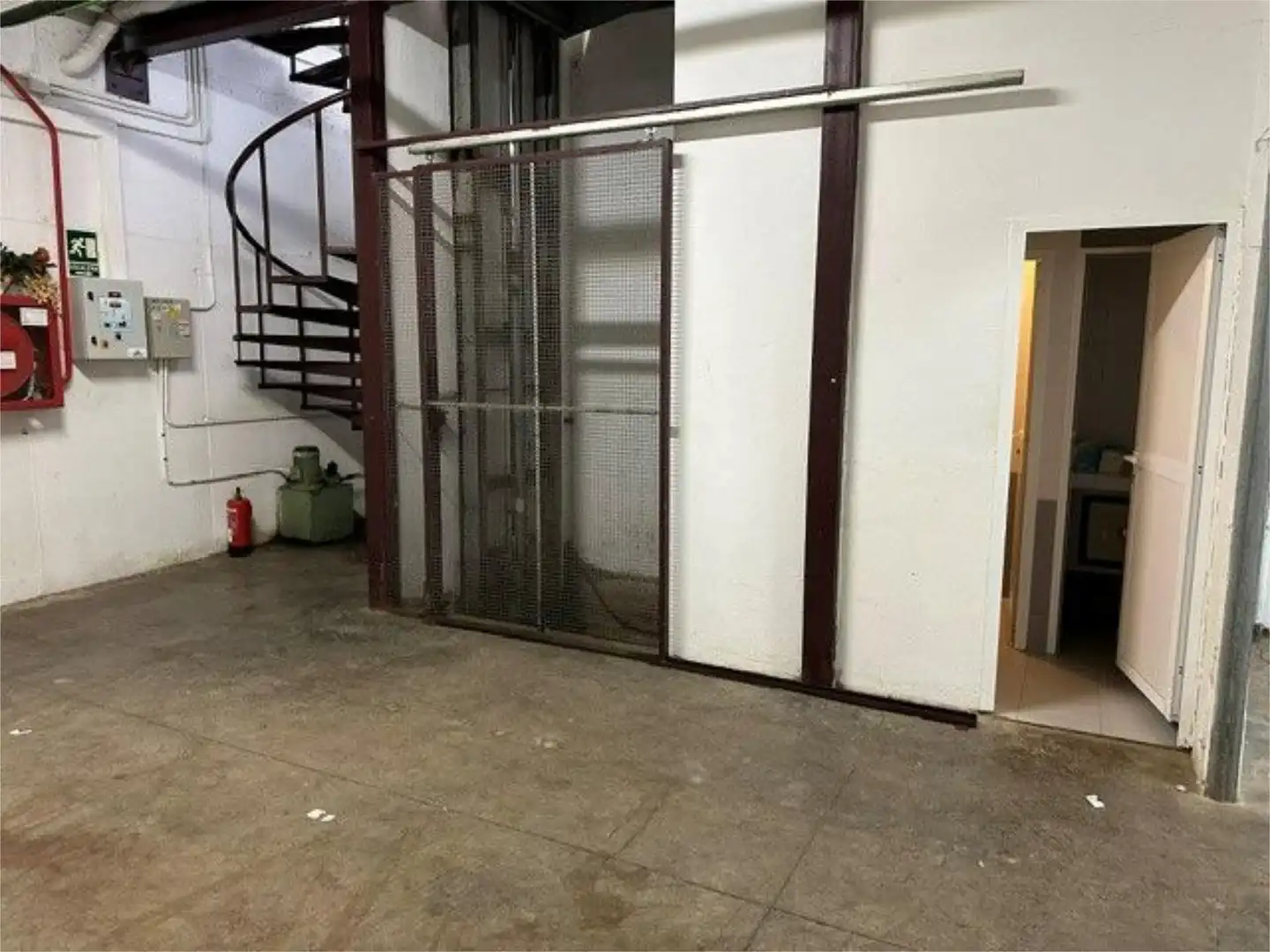 Nave industrial de alquiler en Arrapide Pasealekua, 75, Añorga - Zubieta Nave industrial de alquiler en Donostia - San Sebastián con Aire acondicionado, Calefacción y Amueblado