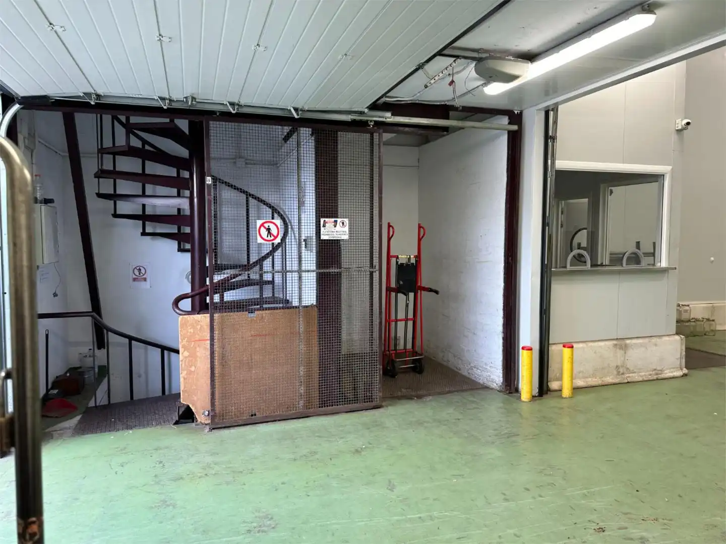 Nave industrial de alquiler en Arrapide Pasealekua, 75, Añorga - Zubieta Nave industrial de alquiler en Donostia - San Sebastián con Aire acondicionado, Calefacción y Amueblado