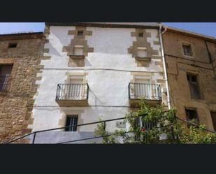 Vista exterior de Casa adosada en venda en Torralba del Río amb Balcó