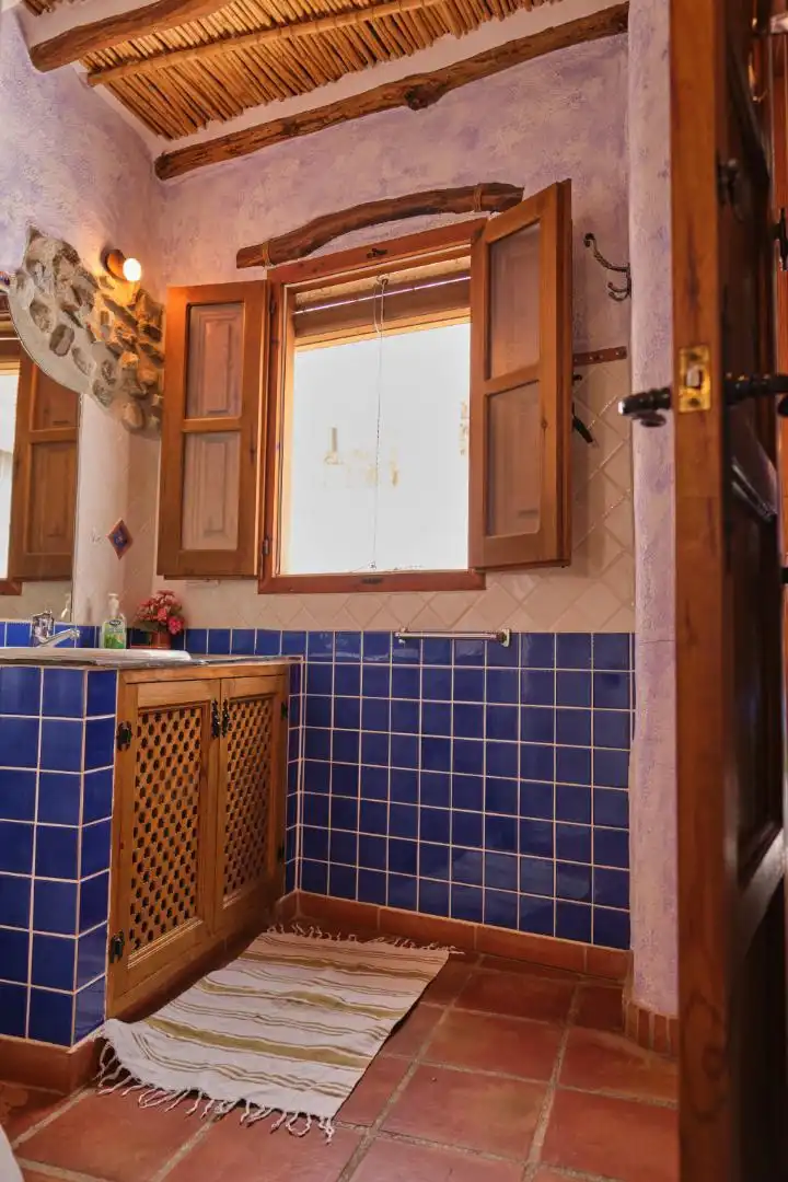 Casa adosada en venda a Calle Doctor Alcántara, 6b, Los Guájares Bany de Casa adosada en venda en Los Guájares amb Terrassa, Piscina i Balcó