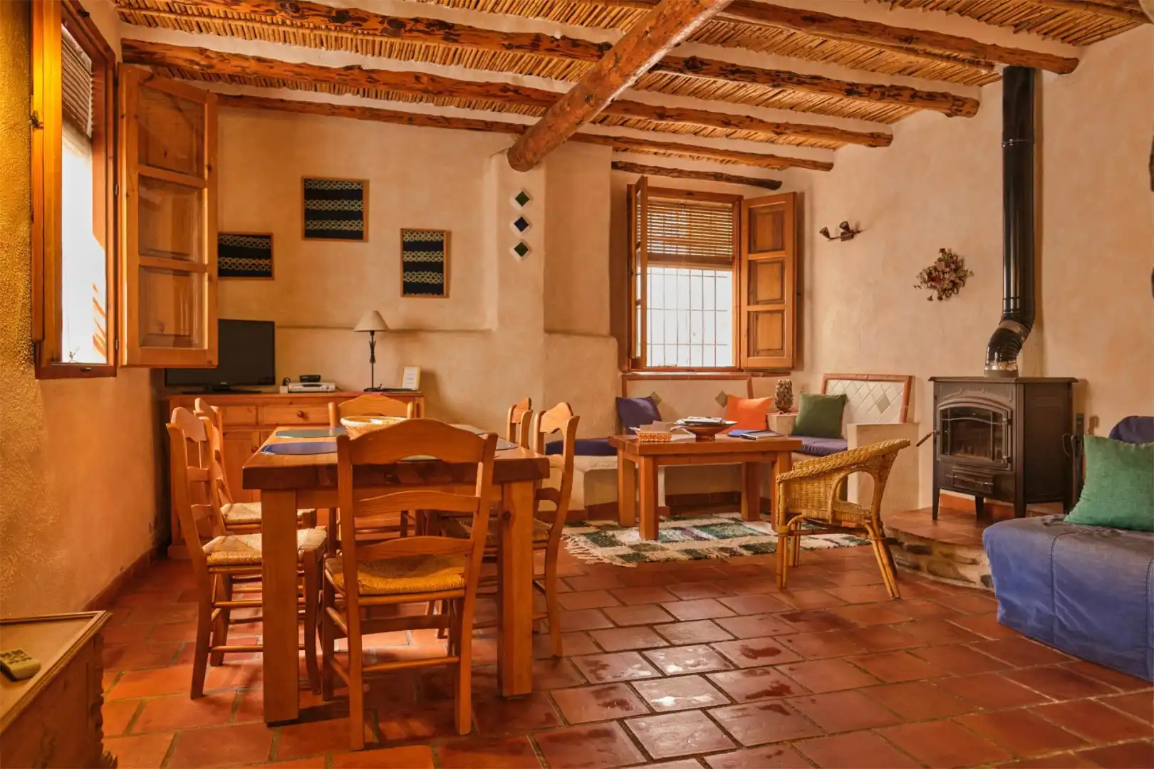 Casa adosada en venda a Calle Doctor Alcántara, 6b, Los Guájares Menjador de Casa adosada en venda en Los Guájares amb Terrassa, Piscina i Balcó