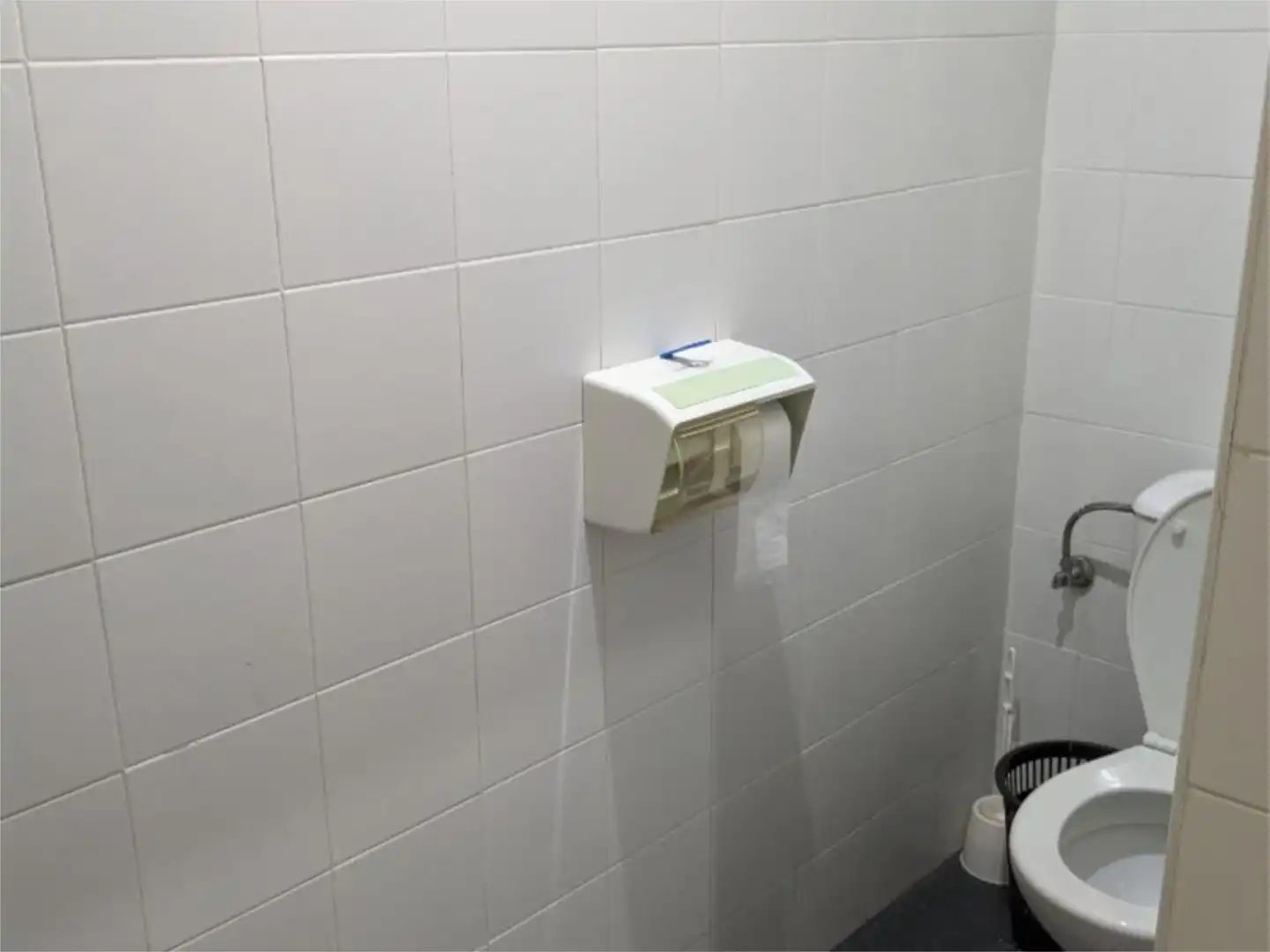 Local de alquiler en Calle del Pintor Manuel Serrano Cuesta, 2, Peñamefecit - Avda Barcelona Baño de Local de alquiler en Jaén con Aire acondicionado