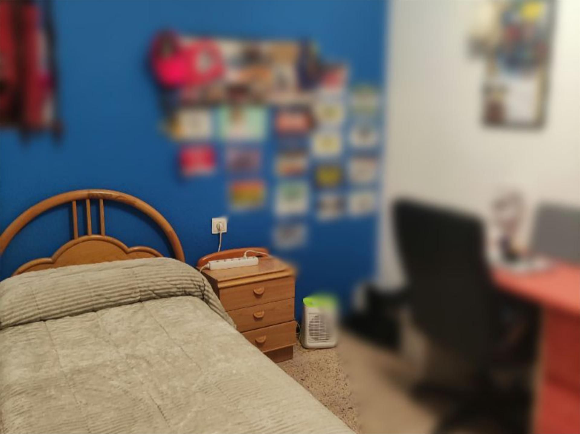 Bedroom of Flat to share in  Almería Capital