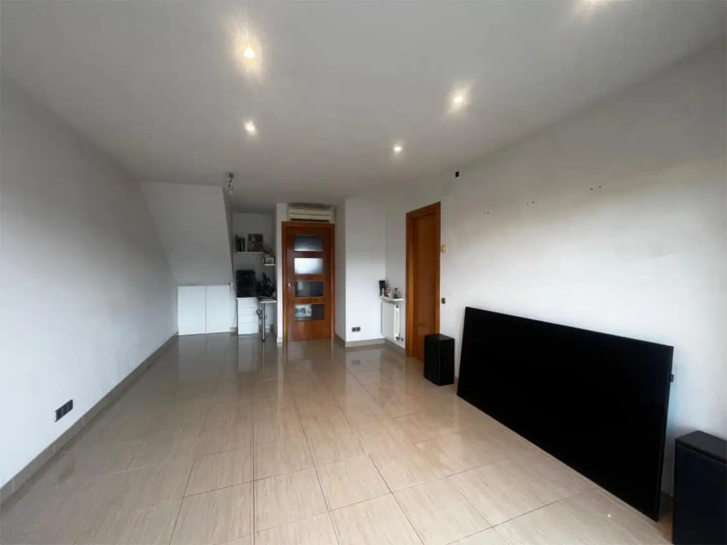 Maisonette zum Verkauf in Carrer de Liszt, 32, Puigfred Maisonette zum Verkauf in Badalona mit Klimaanlage, Heizung und Balkon