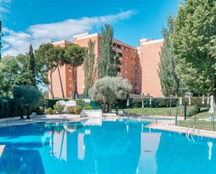 Swimming pool of Flat for sale in  Madrid Capital  with Air Conditioner, Terrace and Swimming Pool