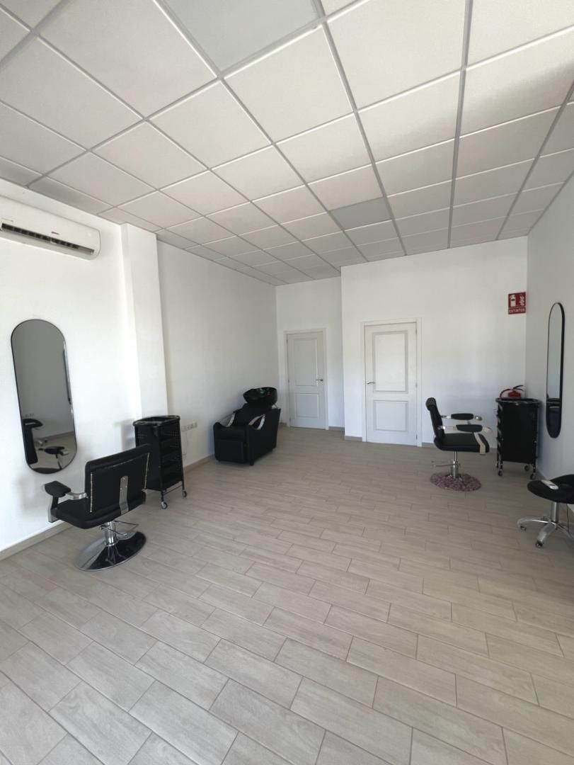 Premises to rent in Torrevieja  with Air Conditioner and Heating