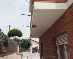 Vista exterior de Casa o xalet per a compartir en Parets del Vallès amb Aire condicionat, Terrassa i Balcó