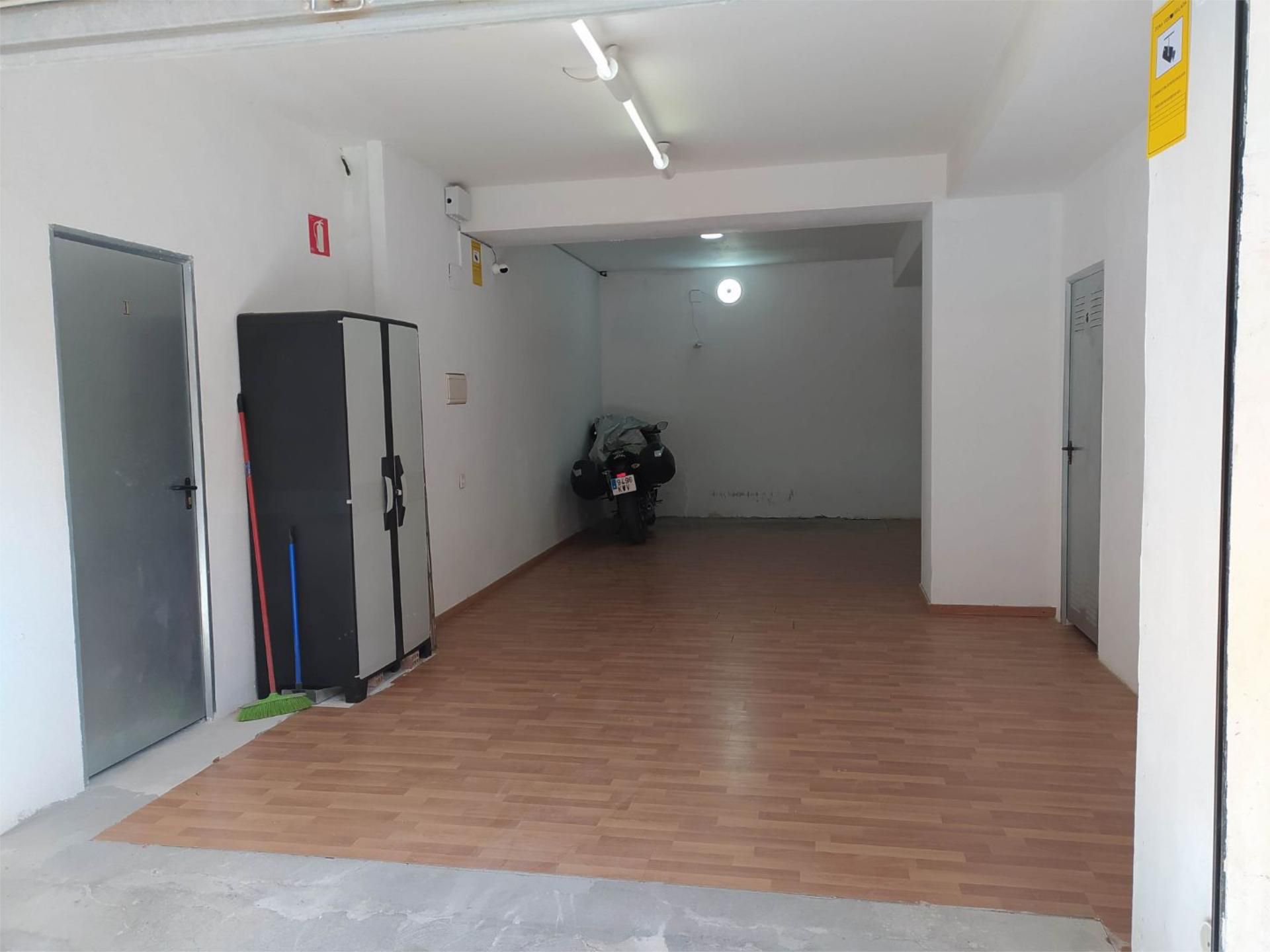 Garage to rent in  Granada Capital