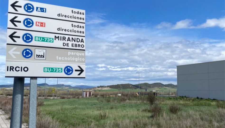 Terreno en venta en Calle Ciudad de Haro, 6, La Charca, Miranda de Ebro - imagen 1 Foto 1 de Terreno en venta en Calle Ciudad de Haro, 6, La Charca, Miranda de Ebro