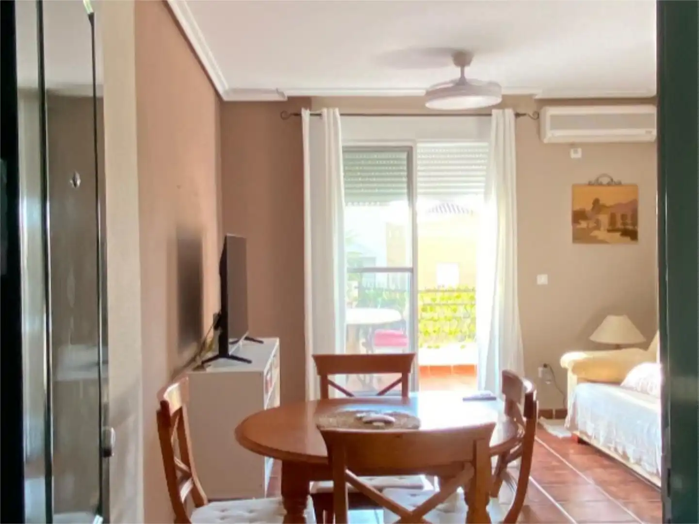Wohnung zur Miete in Calle Ciudad de Tarragona, 4, Vera Playa Naturista Esszimmer von Wohnung zur Miete in Vera mit Klimaanlage, Privatgarten und Terrasse